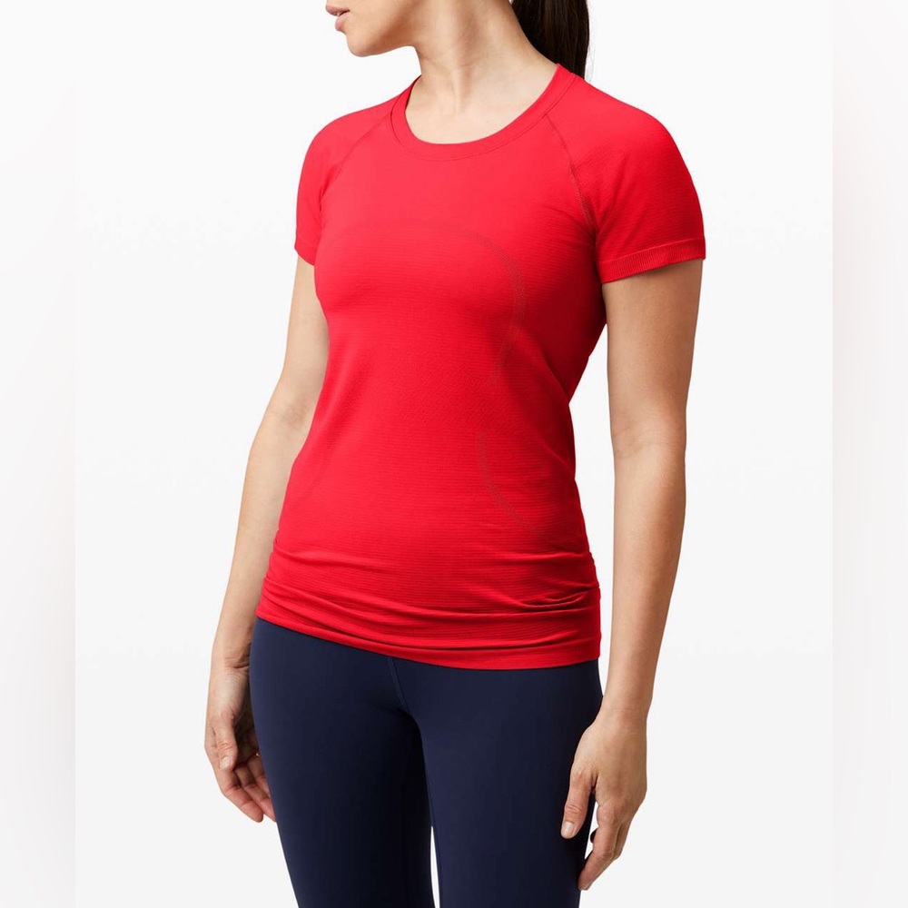 Lululemon Swiftly Tech Short Sleeve 2.0 - Carnation Red / Carnation Red